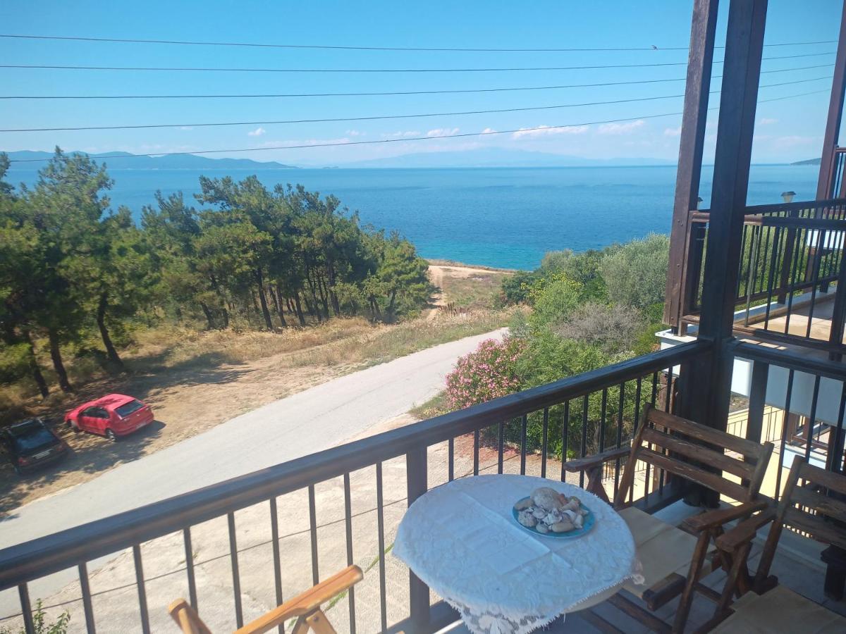Μεζονετα Apartment Nea Roda Exterior foto