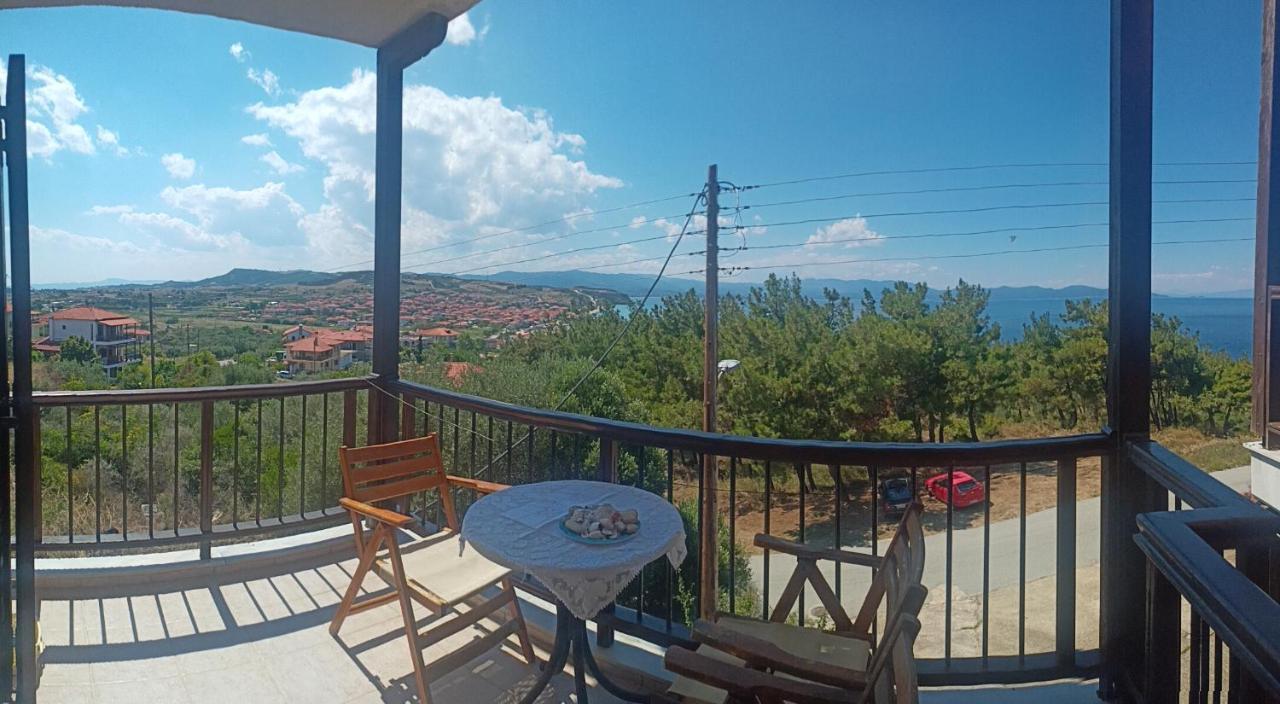 Μεζονετα Apartment Nea Roda Exterior foto