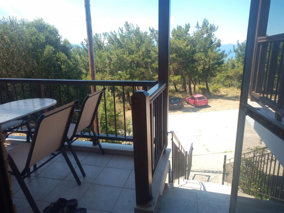 Μεζονετα Apartment Nea Roda Exterior foto