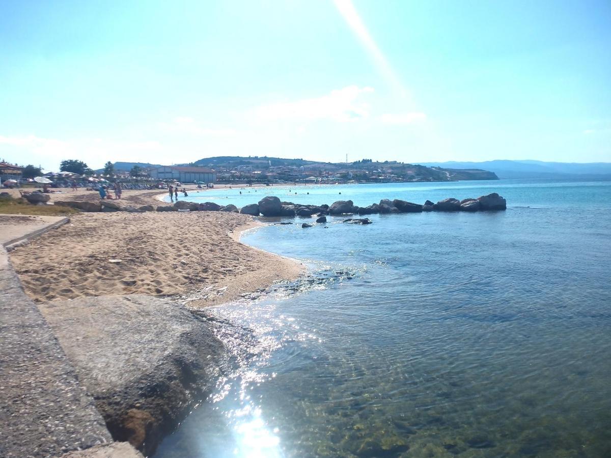 Μεζονετα Apartment Nea Roda Exterior foto