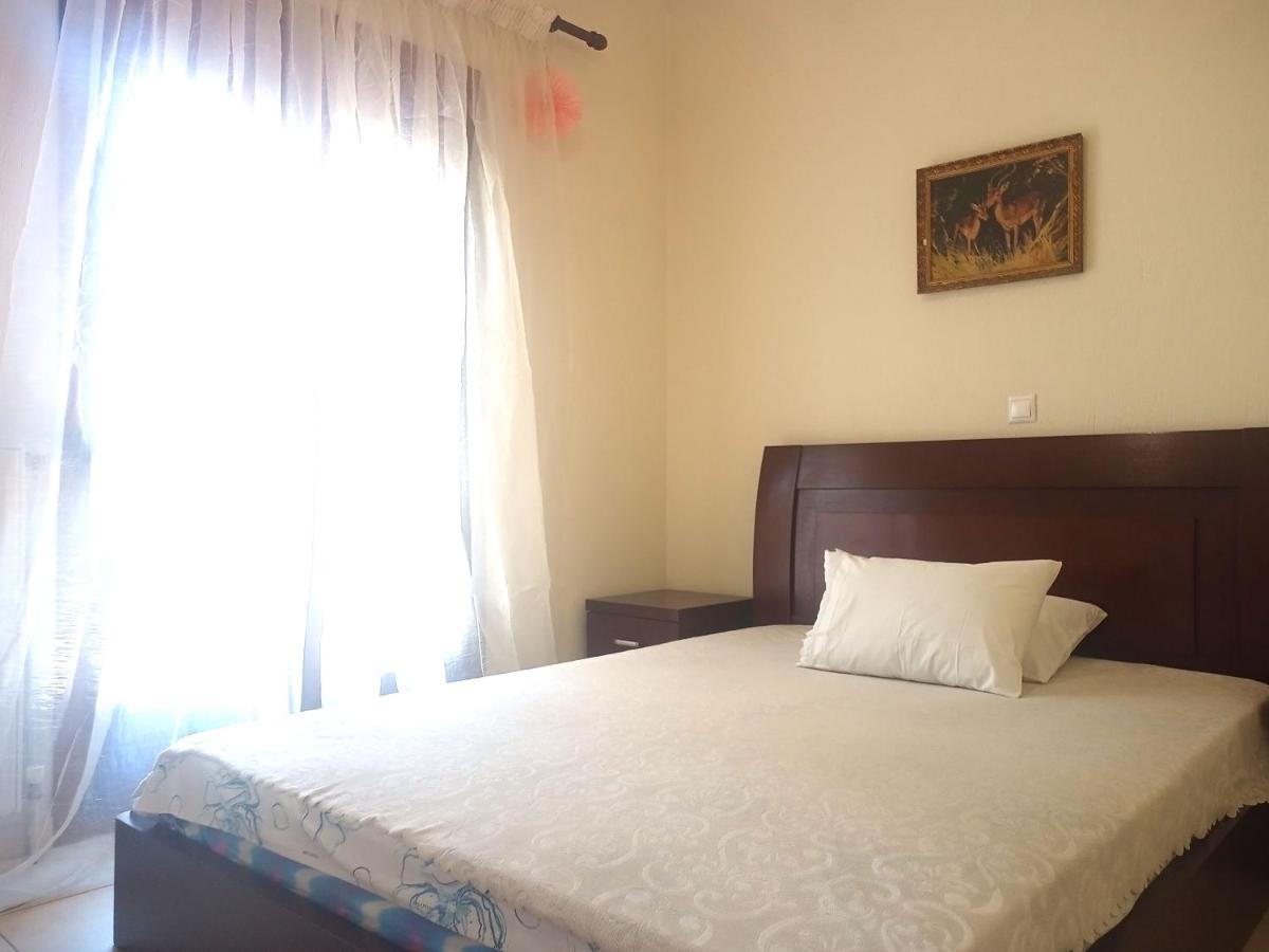 Μεζονετα Apartment Nea Roda Exterior foto