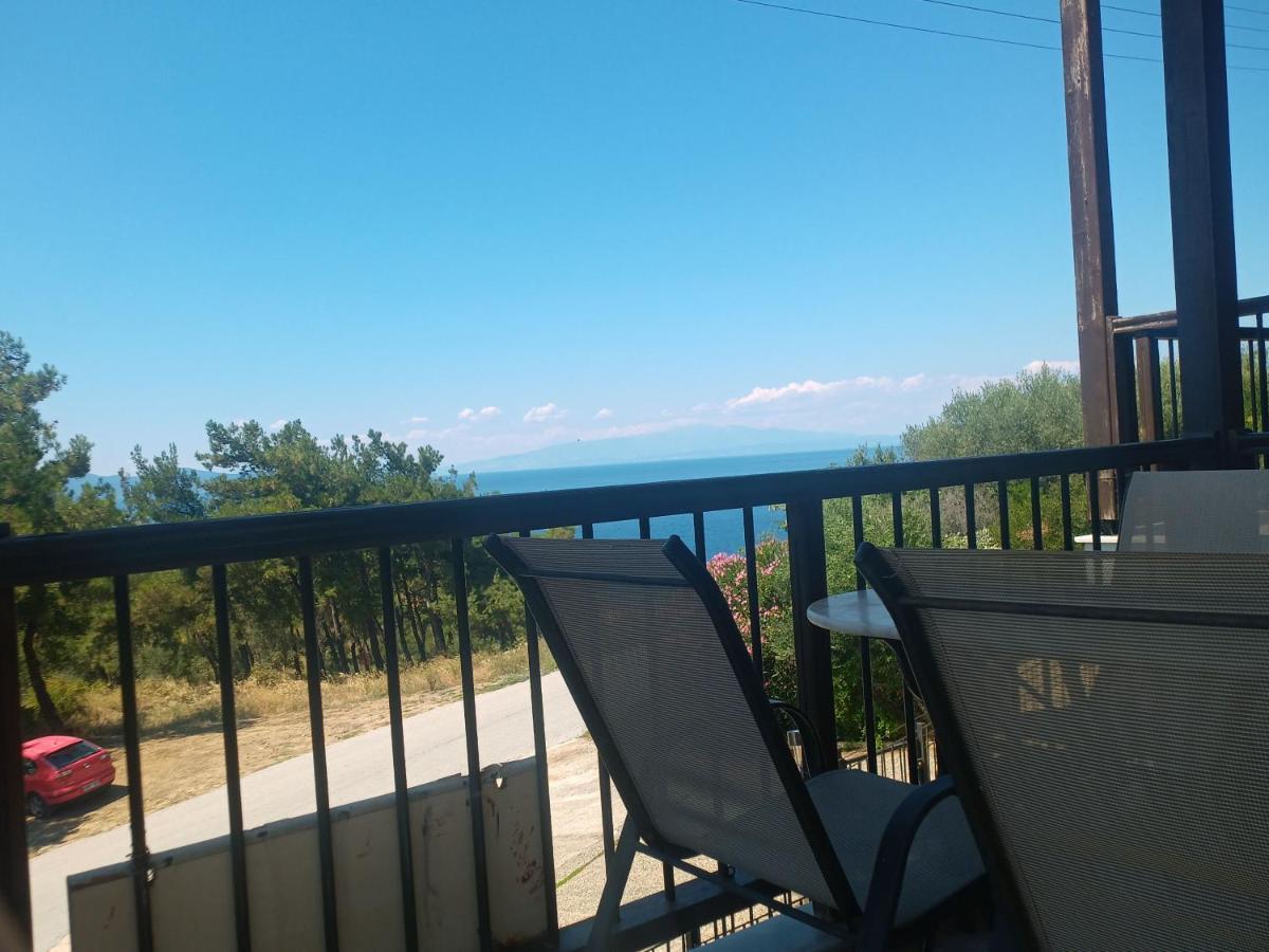 Μεζονετα Apartment Nea Roda Exterior foto