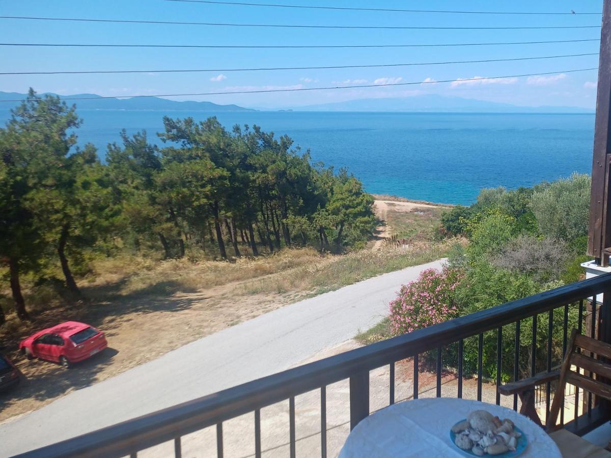 Μεζονετα Apartment Nea Roda Exterior foto