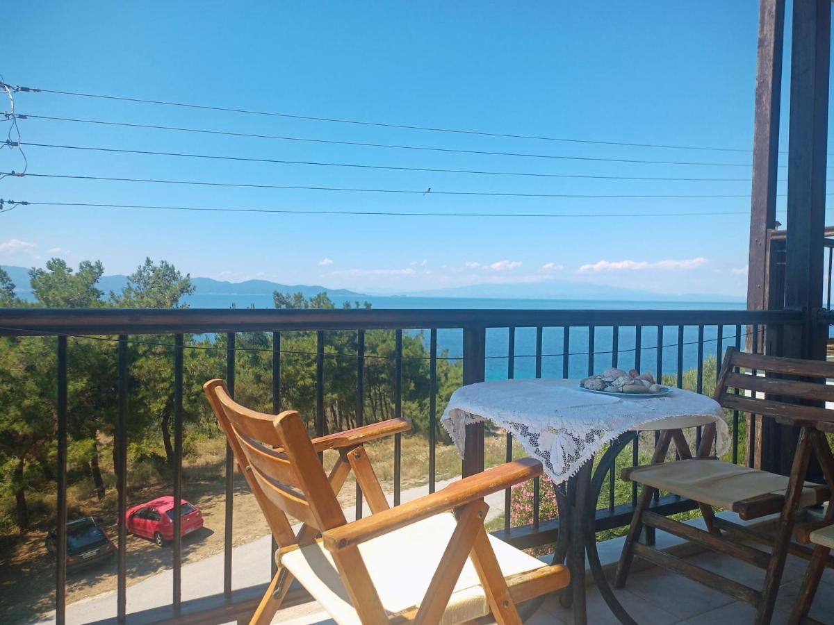 Μεζονετα Apartment Nea Roda Exterior foto