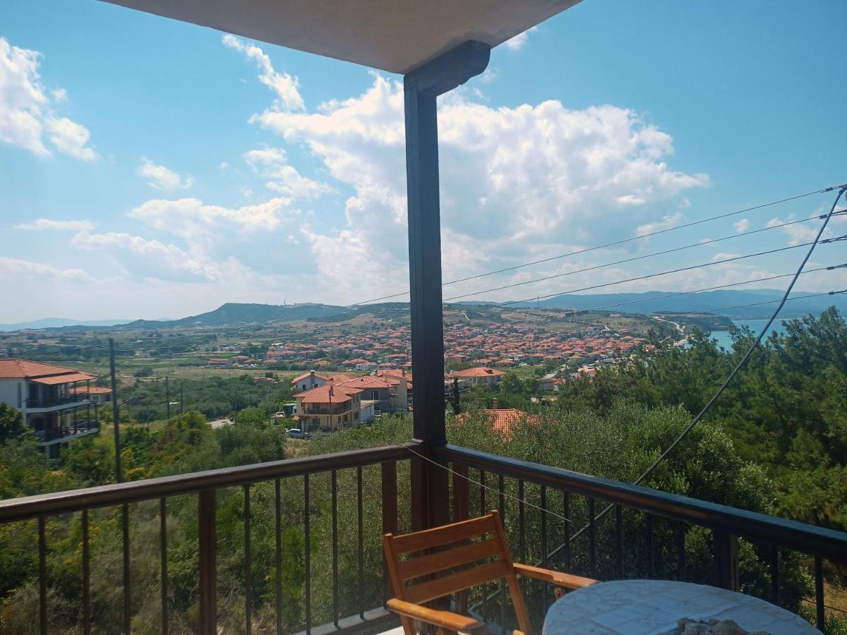 Μεζονετα Apartment Nea Roda Exterior foto