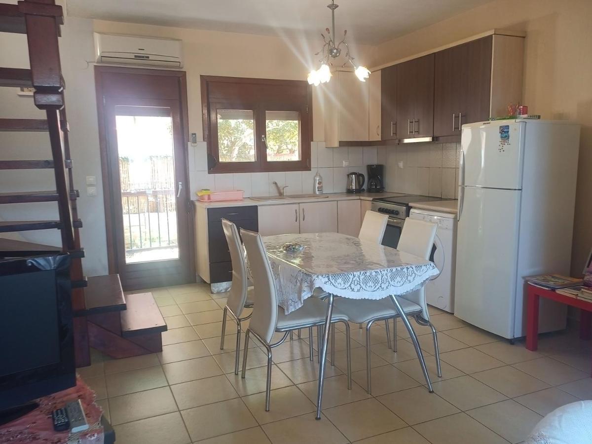 Μεζονετα Apartment Nea Roda Exterior foto